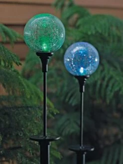 Solar Northern Lights Sphere -Gardeners Supply Company 8587110 138 tif