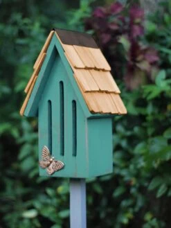 Heartwood Butterfly Breeze House 8 Heartwood Butterfly Breeze House -Gardeners Supply Company 8590369TE 04V tif