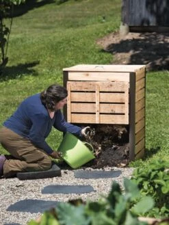 Cedar Compost Bin -Gardeners Supply Company 8597527 3145 tif
