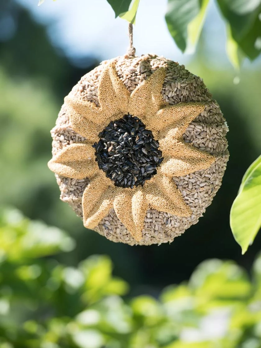 Songbird Tweets® Sunflower Wreath 5 Songbird Tweets® Sunflower Wreath - Image 3