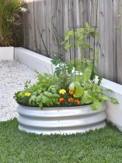 Tree Surround 8 Tree Surround -Gardeners Supply Company 8598445 03V