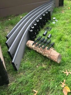 Curved Composite Landscape Edging Kit With 1" Boards -Gardeners Supply Company 8599404 16V tif