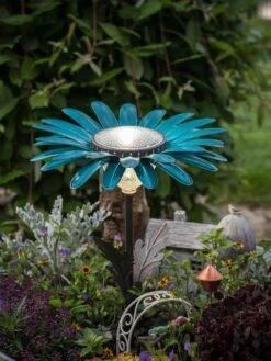 Desert Steel Daisy Solar Light 8 Desert Steel Daisy Solar Light -Gardeners Supply Company 8599556 07V tif