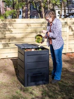 Deluxe Pyramid Composter II -Gardeners Supply Company 8600227 0586 tif