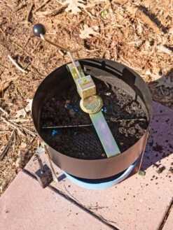 Gardener's Rotary Compost Soil Sifter -Gardeners Supply Company 8611017 151 tif