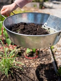 Gardener's Compost Soil Sifter -Gardeners Supply Company 8611018 160 tif