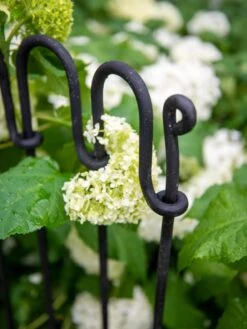 Enfield Linking Border Fence End Piece -Gardeners Supply Company 8611525 2551 tif 1