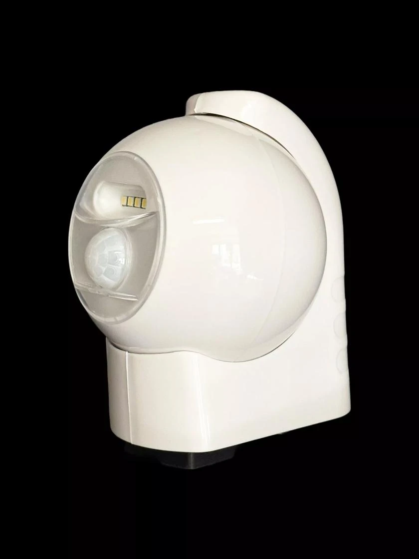 MAXSA® Motion-Activated LED Outdoor Light 6 MAXSA® Motion-Activated LED Outdoor Light - Image 4